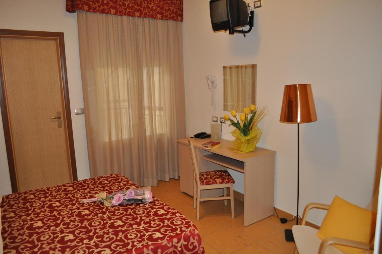 Hotel Mimosa Bellaria-Igea Marina Phòng bức ảnh